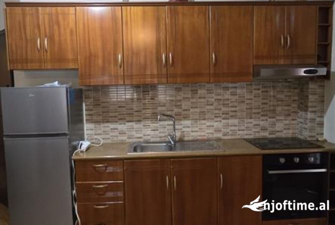 Shtepi me qera 2+1 ne Tirane - 650 Euro