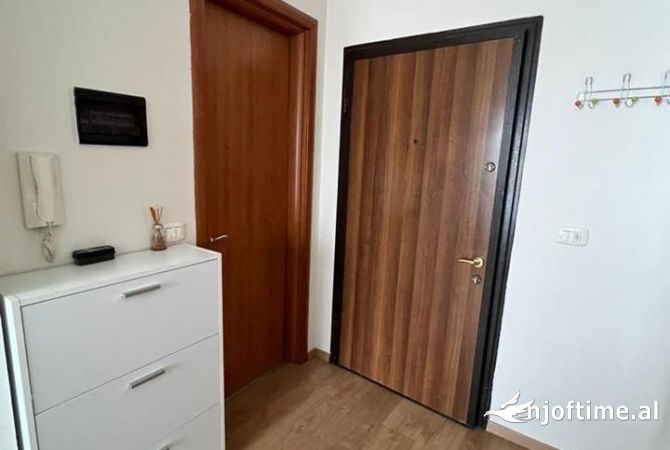 Shtepi ne shitje Apartament ne Tirane, 1+1, Mobilimi E mobiluar, Pagesa 155,000  Euro.