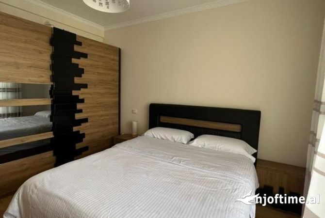 Shtepi ne shitje Apartament ne Tirane, 1+1, Mobilimi E mobiluar, Pagesa 155,000  Euro.