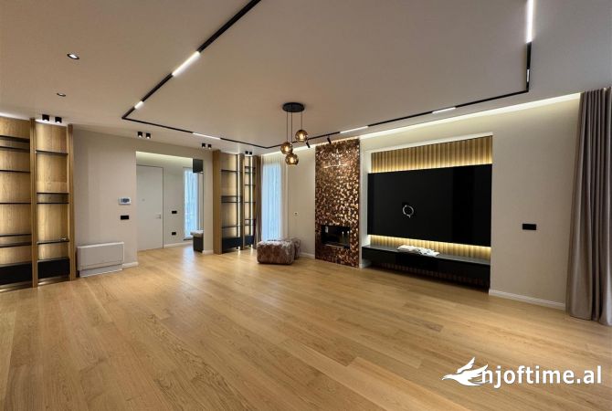 Shtepi me qera Vila Luksoze ne Tirane, 3+1, Mobilimi E mobiluar, Pagesa 3,000  Euro.