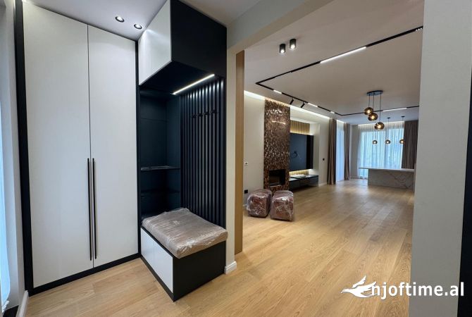 Shtepi me qera Vila Luksoze ne Tirane, 3+1, Mobilimi E mobiluar, Pagesa 3,000  Euro.