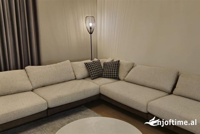 Shtepi me qera 2+1 ne Tirane - 1,200 Euro