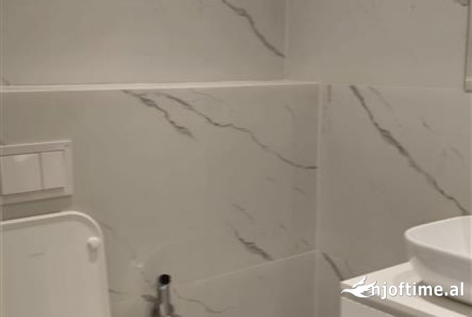 Shtepi me qera Apartament ne Tirane, 2+1, Mobilimi E mobiluar, Pagesa 1,200  Euro.