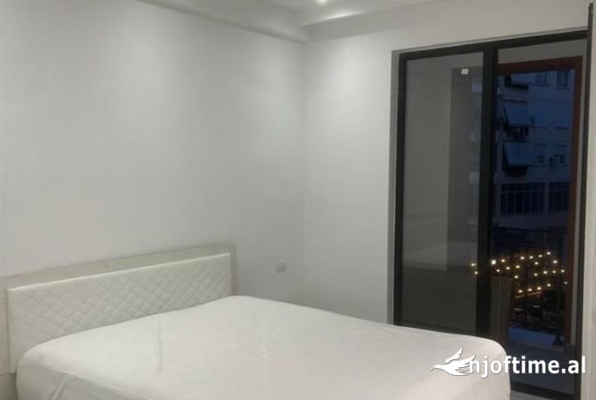 Shtepi me qera Apartament ne Tirane, 1+1, Mobilimi E mobiluar, Pagesa 500  Euro.