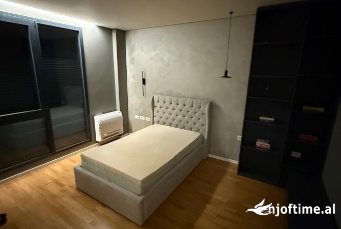 Shtepi ne shitje Apartament ne Tirane, 3+1, Mobilimi E mobiluar, Pagesa 416,000  Euro.