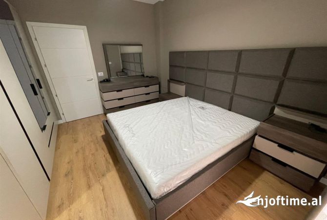 Shtepi me qera Apartament ne Tirane, 2+1, Mobilimi E mobiluar, Pagesa 900  Euro.