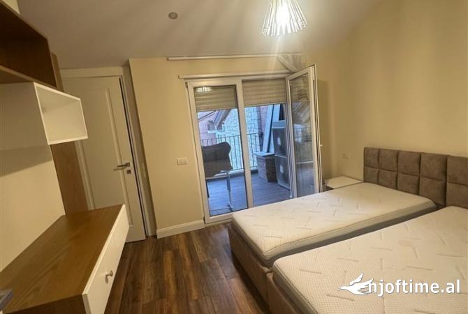 Shtepi me qera Apartament ne Tirane, 3+1, Mobilimi E mobiluar, Pagesa 1,500  Euro.