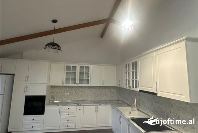 Shtepi me qera Apartament ne Tirane, 3+1, Mobilimi E mobiluar, Pagesa 1,500  Euro.