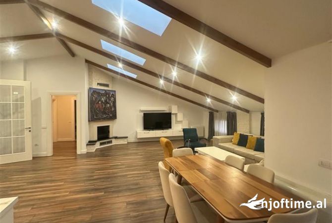 Shtepi me qera Apartament ne Tirane, 3+1, Mobilimi E mobiluar, Pagesa 1,500  Euro.