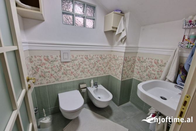 Shtepi ne shitje 3+1 ne Tirane - 360,000 Euro