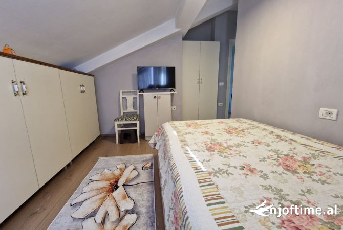 Shtepi ne shitje Shtepi Private ne Tirane, 3+1, Mobilimi E mobiluar, Pagesa 360,000  Euro.