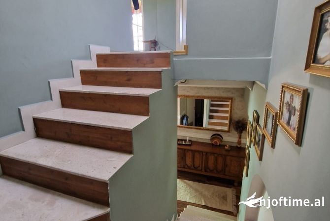 Shtepi ne shitje Shtepi Private ne Tirane, 3+1, Mobilimi E mobiluar, Pagesa 360,000  Euro.