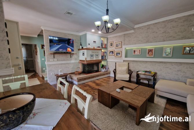 Shtepi ne shitje Shtepi Private ne Tirane, 3+1, Mobilimi E mobiluar, Pagesa 360,000  Euro.