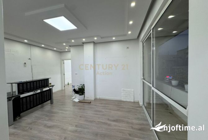 Ambient biznesi me qera 1+1 ne Tirane - 700 Euro