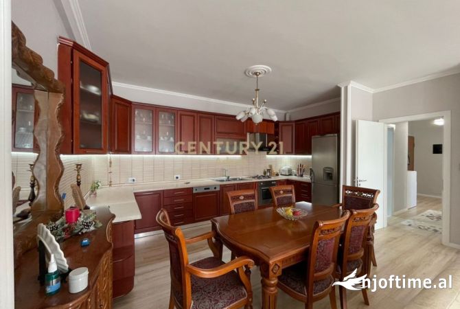 Shtepi me qera Apartament ne Tirane, 2+1, Mobilimi E mobiluar, Pagesa 750  Euro.