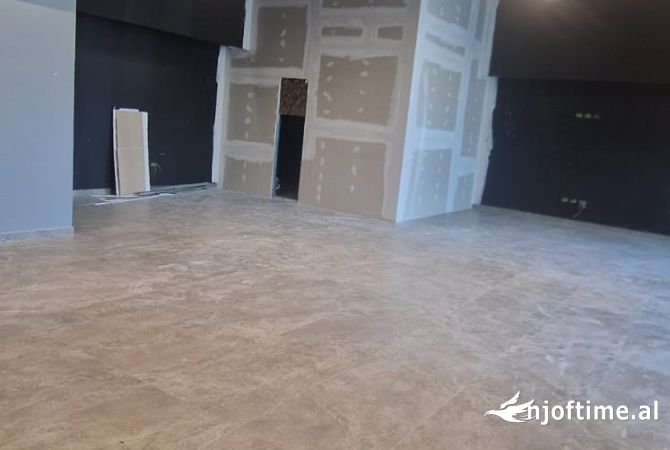 Ambient biznesi me qera 1+1 ne Tirane - 2,500 Euro