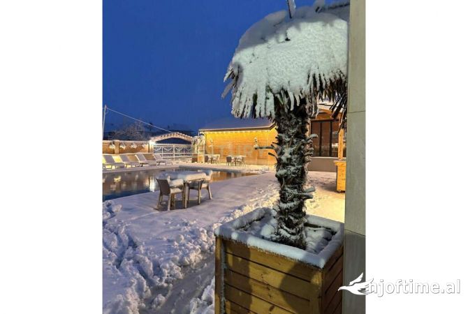 SHESIM KOMPLEKS ME VILA DRURI DHE PISHINE NE POGRADEC! MUNDESI E SHKELQYER INVESTIMI NE TURIZEM!