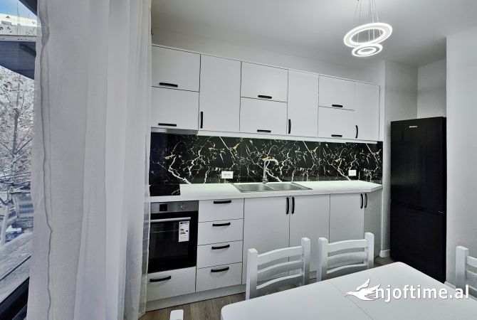 Shtepi me qera Apartament ne Tirane, 1+1, Mobilimi E mobiluar, Pagesa 650  Euro.