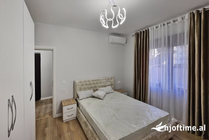Shtepi me qera Apartament ne Tirane, 1+1, Mobilimi E mobiluar, Pagesa 650  Euro.