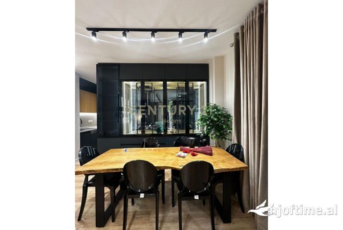 Shtepi me qera 2+1 ne Tirane - 1,000 Euro