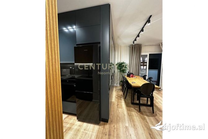Shtepi me qera 2+1 ne Tirane - 1,000 Euro