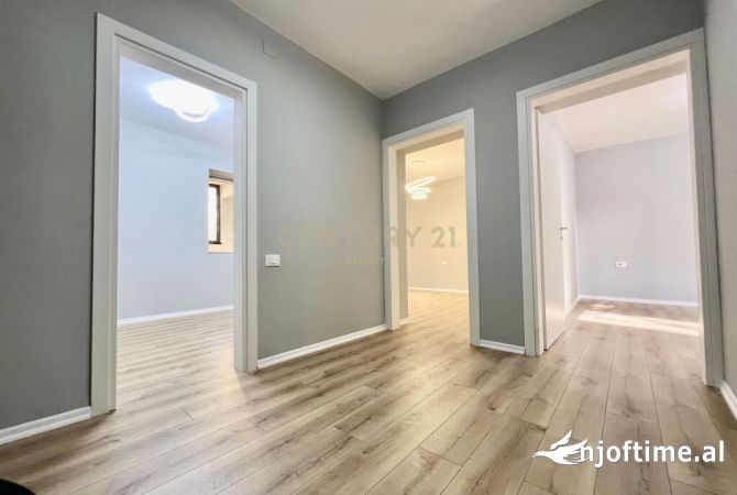 Shtepi ne shitje Apartament ne Tirane, 2+1, Mobilimi Bosh, pa mobiluar, Pagesa 1,870,000  Euro.