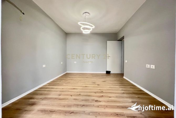 Shtepi ne shitje Apartament ne Tirane, 2+1, Mobilimi Bosh, pa mobiluar, Pagesa 1,870,000  Euro.