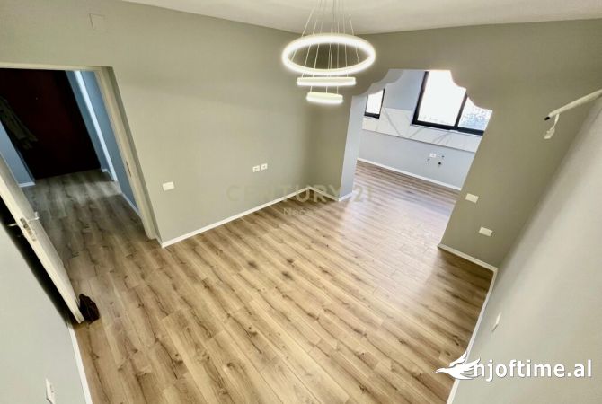 Shtepi ne shitje Apartament ne Tirane, 2+1, Mobilimi Bosh, pa mobiluar, Pagesa 1,870,000  Euro.