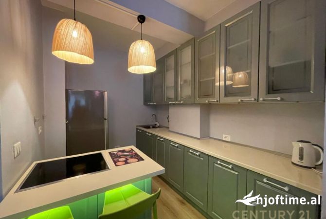 Shtepi me qera Apartament ne Tirane, 2+1, Mobilimi E mobiluar, Pagesa 700  Euro.