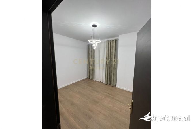 Shtepi ne shitje Apartament ne Tirane, 1+1, Mobilimi E mobiluar, Pagesa 95,000  Euro.