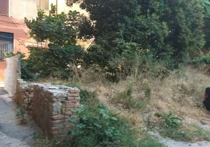 Shitet trulla 170 m2 ne prane Gjykates ne Durres.