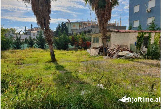 Truall ose Toke  ne Durres - 850,000 Euro