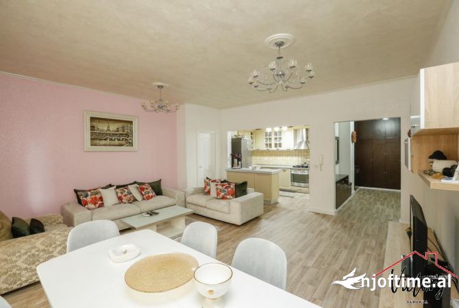 Shtepi me qera 2+1 ne Tirane - 1,200 Euro