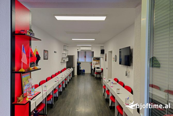 Ambient biznesi me qera 3+1 ne Tirane - 700 Euro