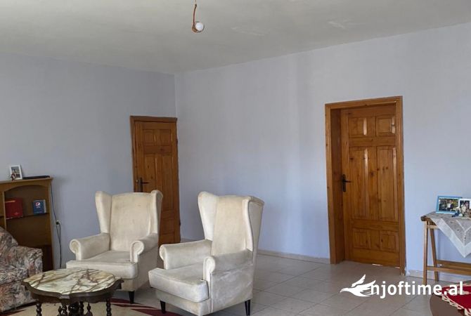 Shtepi me qera 3+1 ne Tirane - 700 Euro