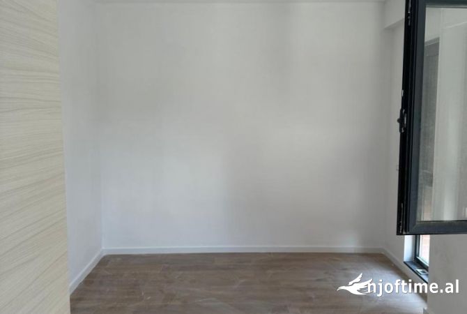 Ambient biznesi me qera 3+1 ne Tirane - 900 Euro