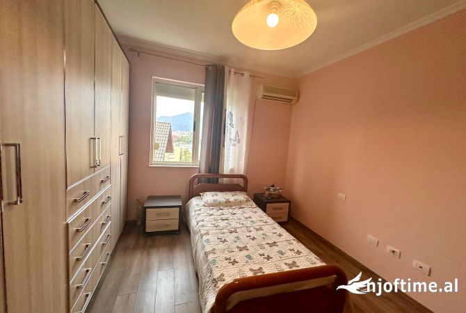 Shtepi me qera Apartament ne Tirane, 2+1, Mobilimi E mobiluar, Pagesa 600  Euro.