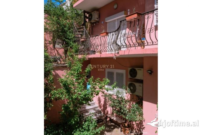 Shtepi me qera 2+1 ne Tirane - 1,300 Euro