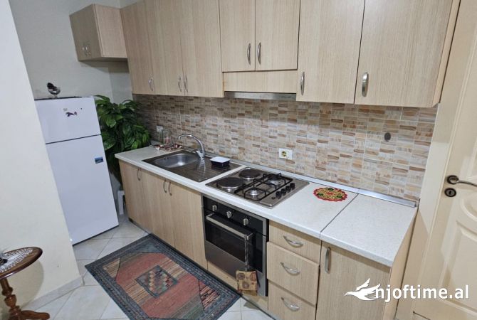 Shtepi me qera 1+1 ne Tirane - 350 Euro