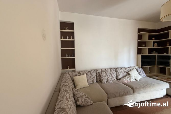Shtepi me qera 1+1 ne Tirane - 300 Euro