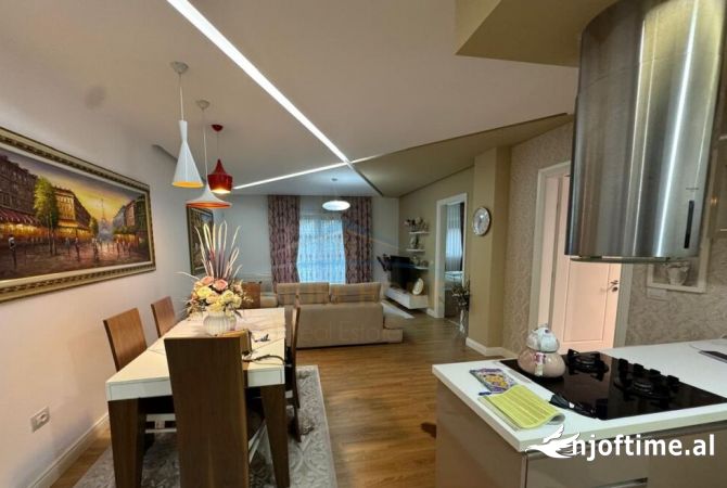 Shtepi ne shitje 2+1 ne Tirane - 225,000 Euro