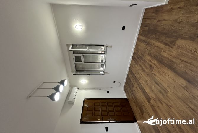 Ambient biznesi me qera 3+1 ne Tirane - 35,000 Leke