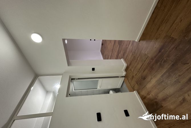 Ambient biznesi me qera 3+1 ne Tirane - 35,000 Leke