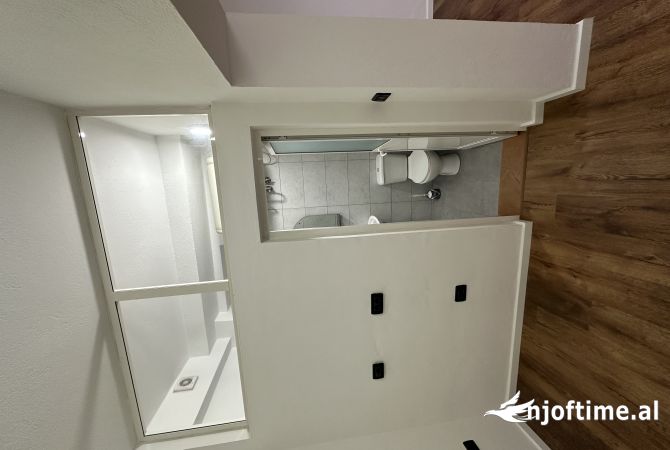 Ambient biznesi me qera 3+1 ne Tirane - 35,000 Leke