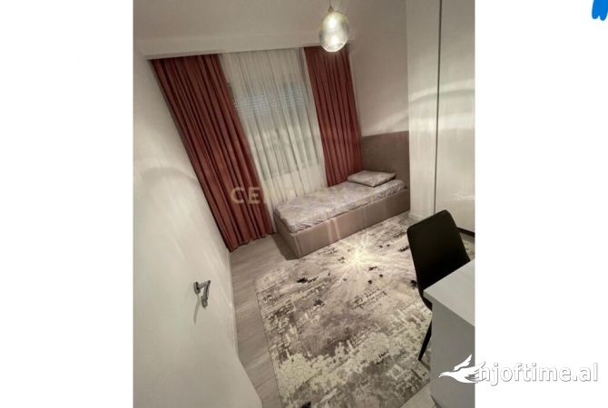 Shtepi me qera 2+1 ne Tirane - 650 Euro