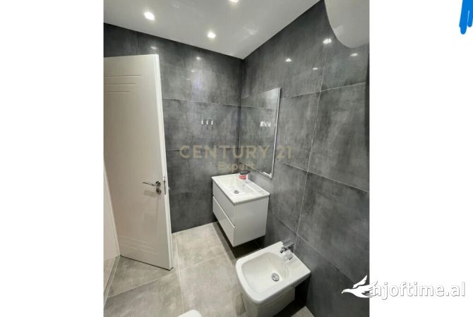 Shtepi me qera 2+1 ne Tirane - 650 Euro