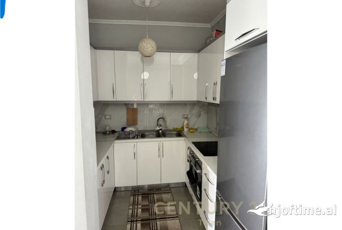Shtepi ne shitje Apartament ne Tirane, 2+1, Mobilimi E mobiluar, Pagesa 127,000  Euro.