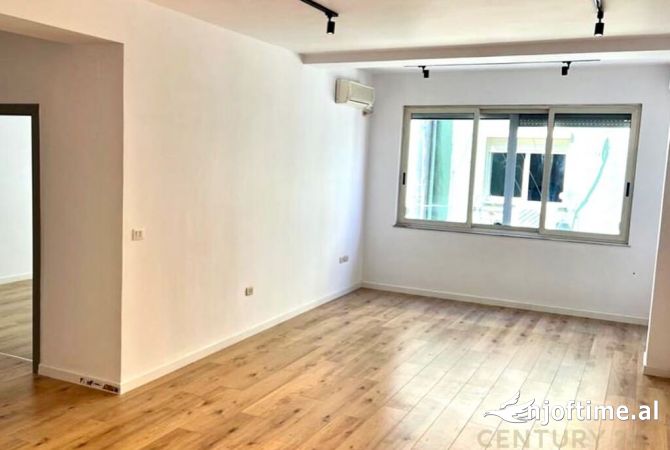 Ambient biznesi me qera 3+1 ne Tirane - 1,200 Euro