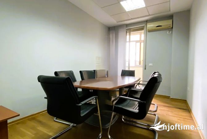 Ambient biznesi me qera 3+1 ne Tirane - 2,000 Euro