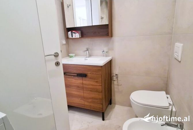 Shtepi me qera 1+1 ne Tirane - 450 Euro